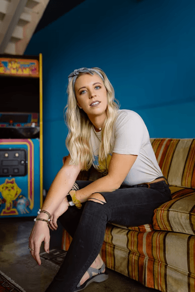 Headband Wigs vs. U Part Wigs: Which One Is For You?